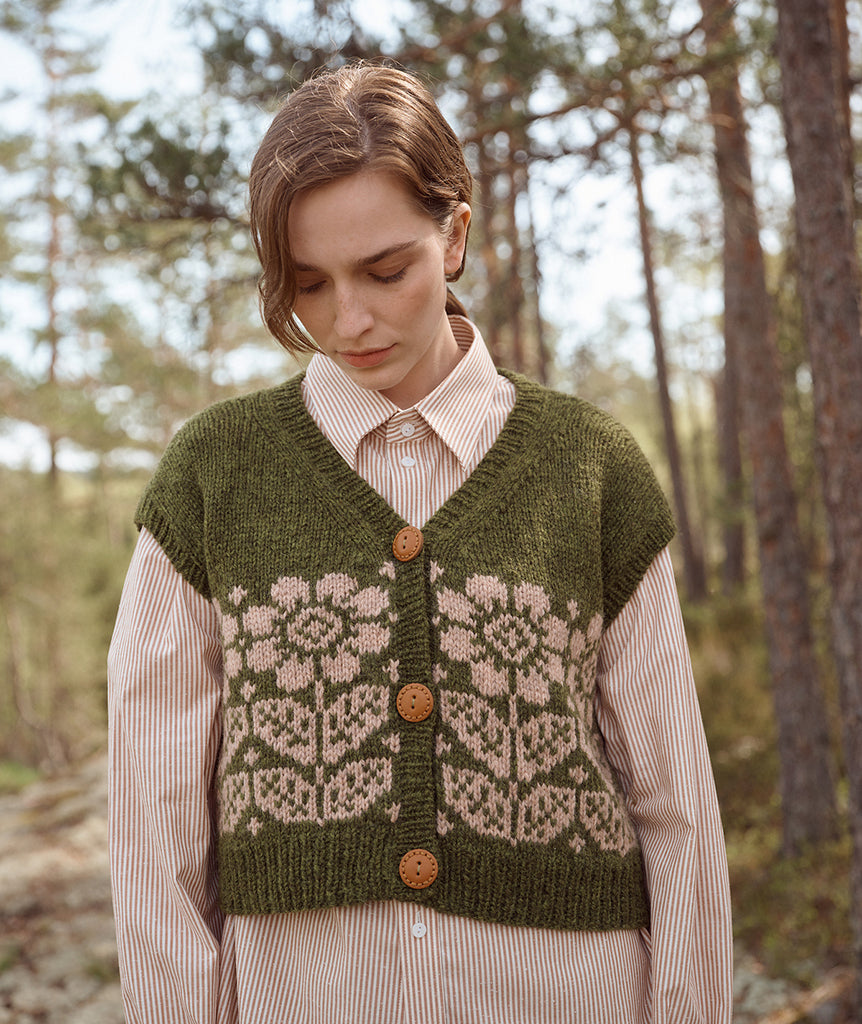 Nordic Bloom Vest & Cardigan by Caitlin Hunter Using Rauma Vams PT3