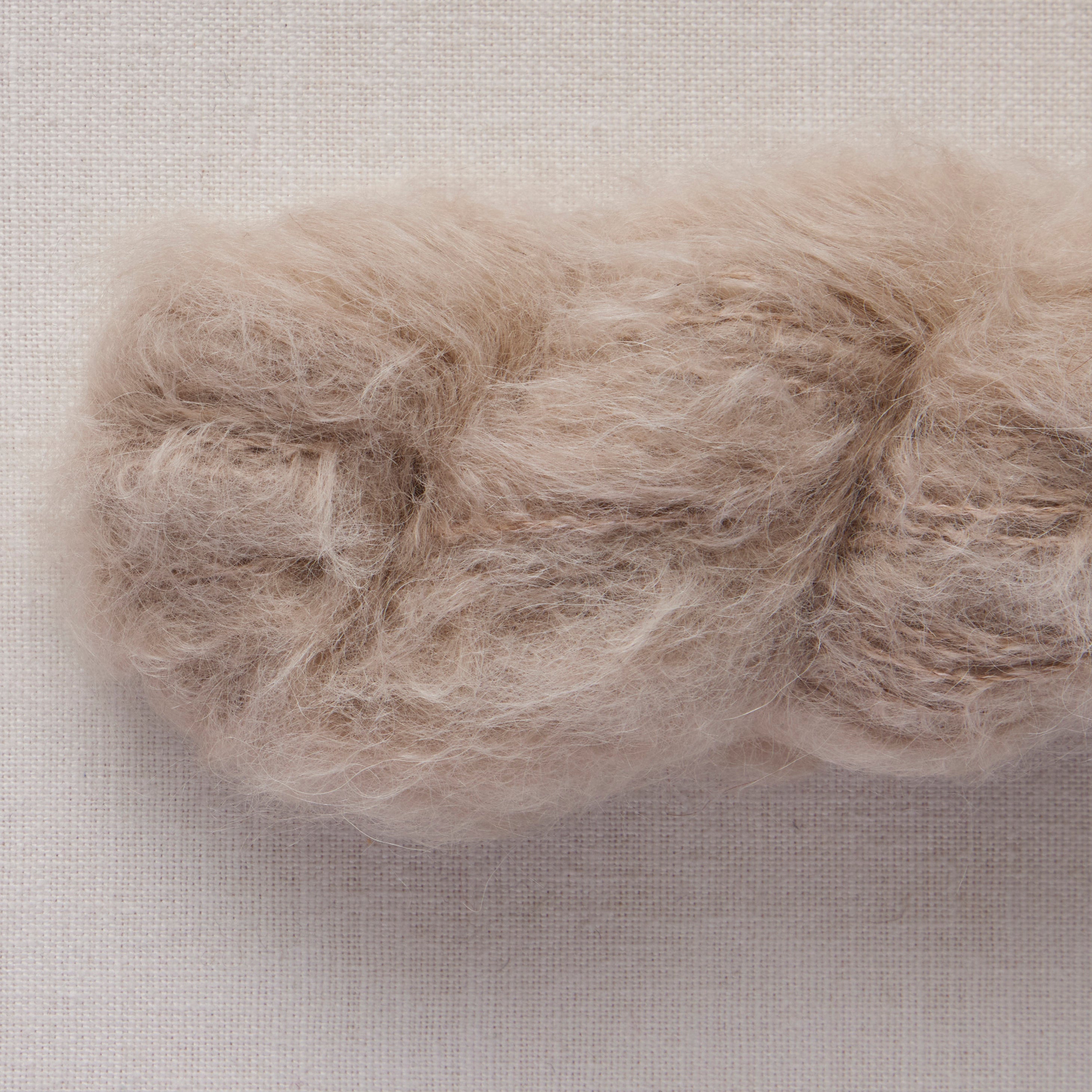 Alpaca 101: What Is Alpaca Wool And Why Should You Wear It? – PAKA®