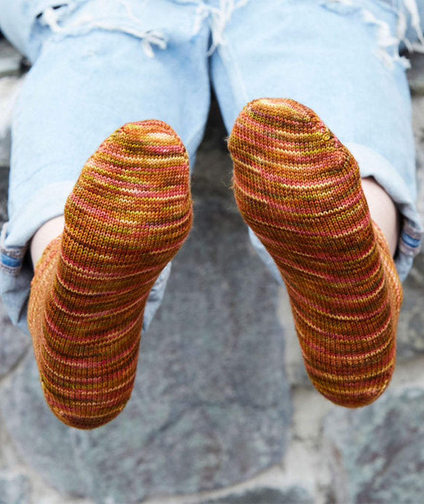 Basic Socks: Happy Ruffled Socks Version Using Manos Alegría
