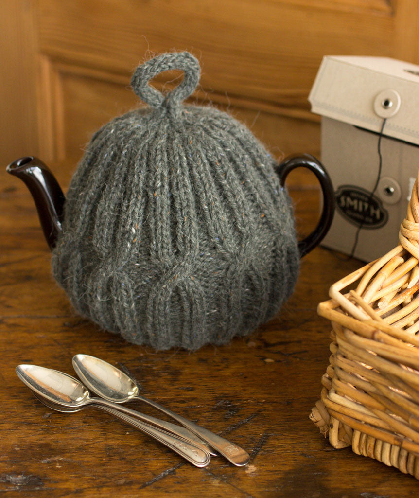 X x X Anniversary Tea Cozy: 4-cup Version Using Rowan Felted Tweed