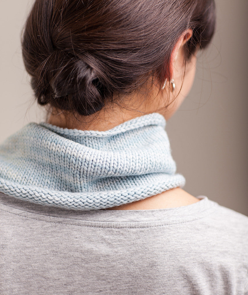 Stockinette-Stitch Cowl & Handwarmers Using Manos Maxima